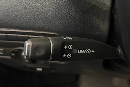 valkoinen Mercedes-Benz Vito 2023 kuva 19.