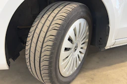 valkoinen Mercedes-Benz Vito 2023 kuva 24.