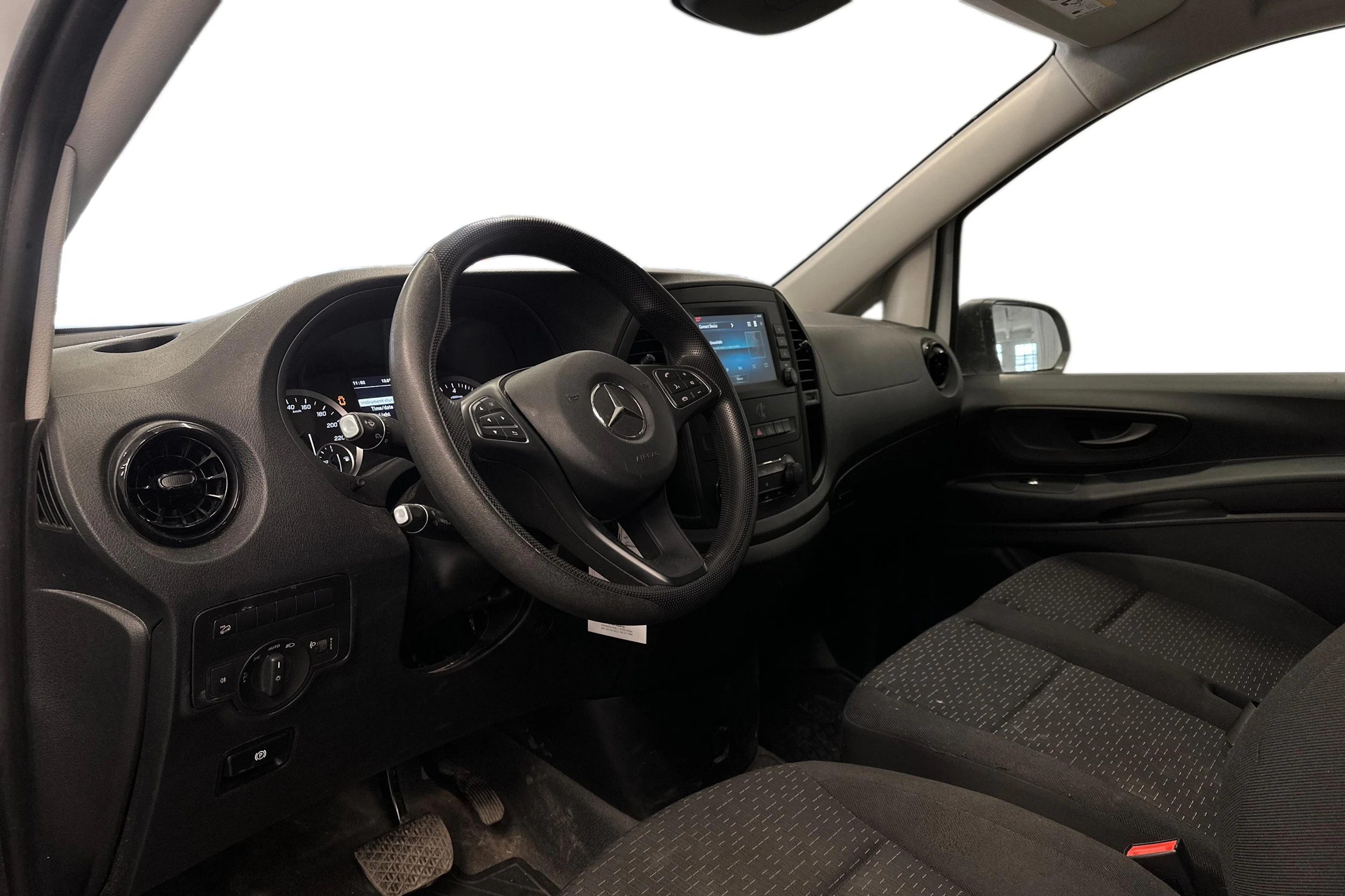 valkoinen Mercedes-Benz Vito 2023 kuva 3.