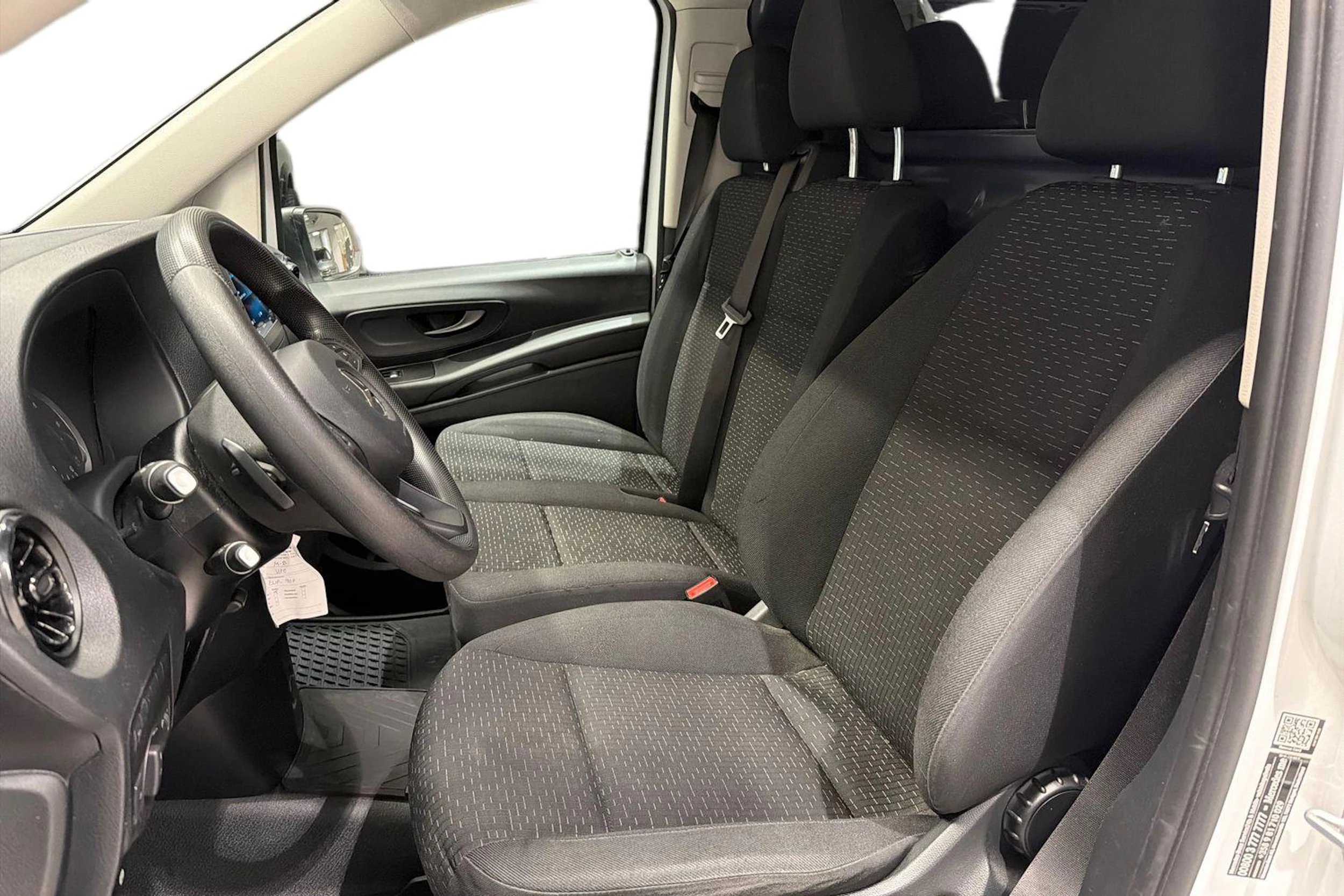 valkoinen Mercedes-Benz Vito 2023 kuva 11.