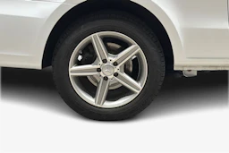 valkoinen Mercedes-Benz Vito 2023 kuva 12.