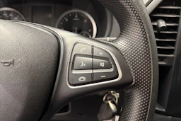 valkoinen Mercedes-Benz Vito 2023 kuva 15.