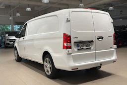 valkoinen Mercedes-Benz Vito 2023 kuva 24.