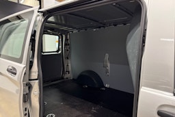 harmaa Mercedes-Benz Vito 2023 kuva 23.