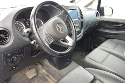Harmaa Mercedes-Benz Vito 2023 kuva 3.