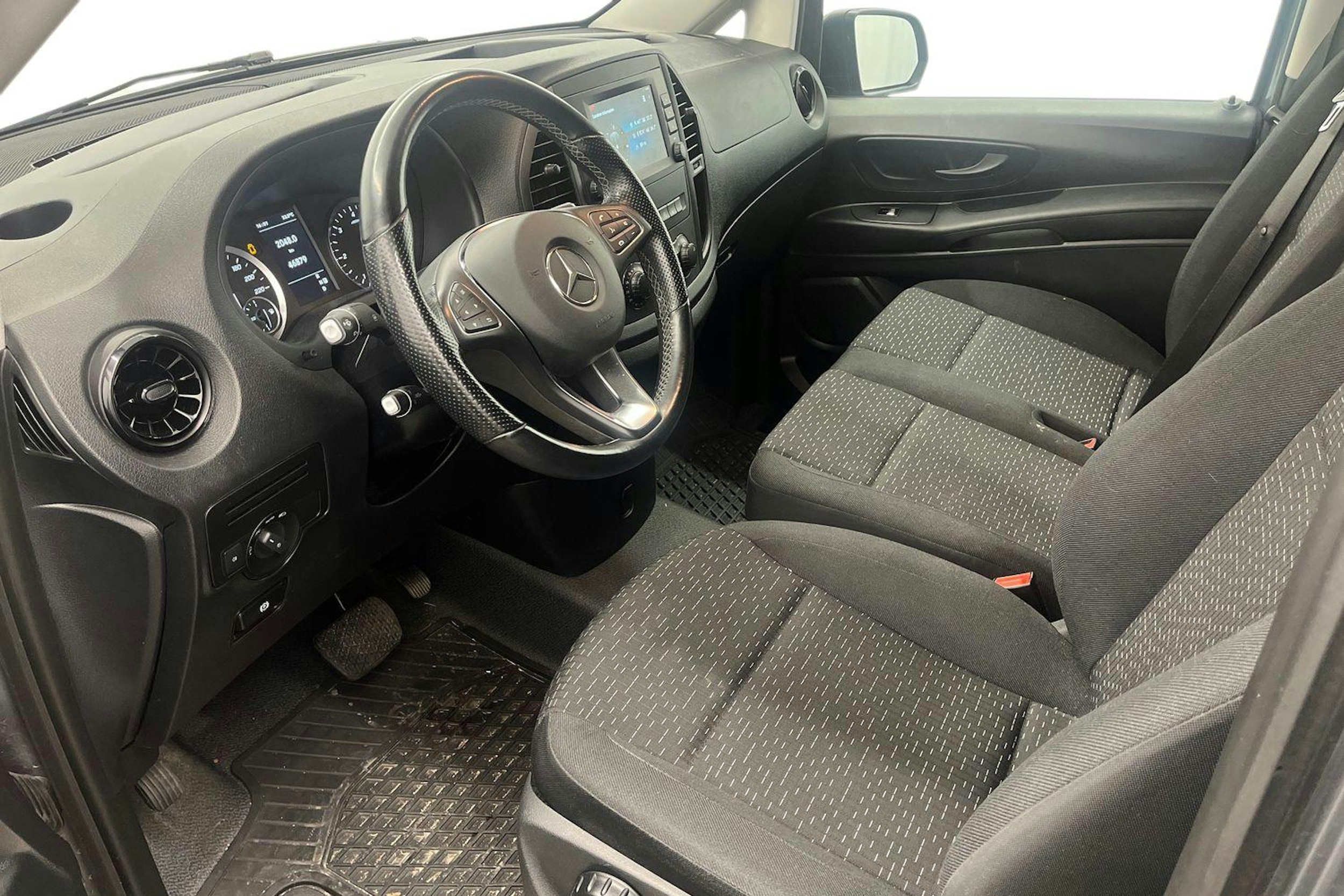 harmaa Mercedes-Benz Vito 2023 kuva 6.