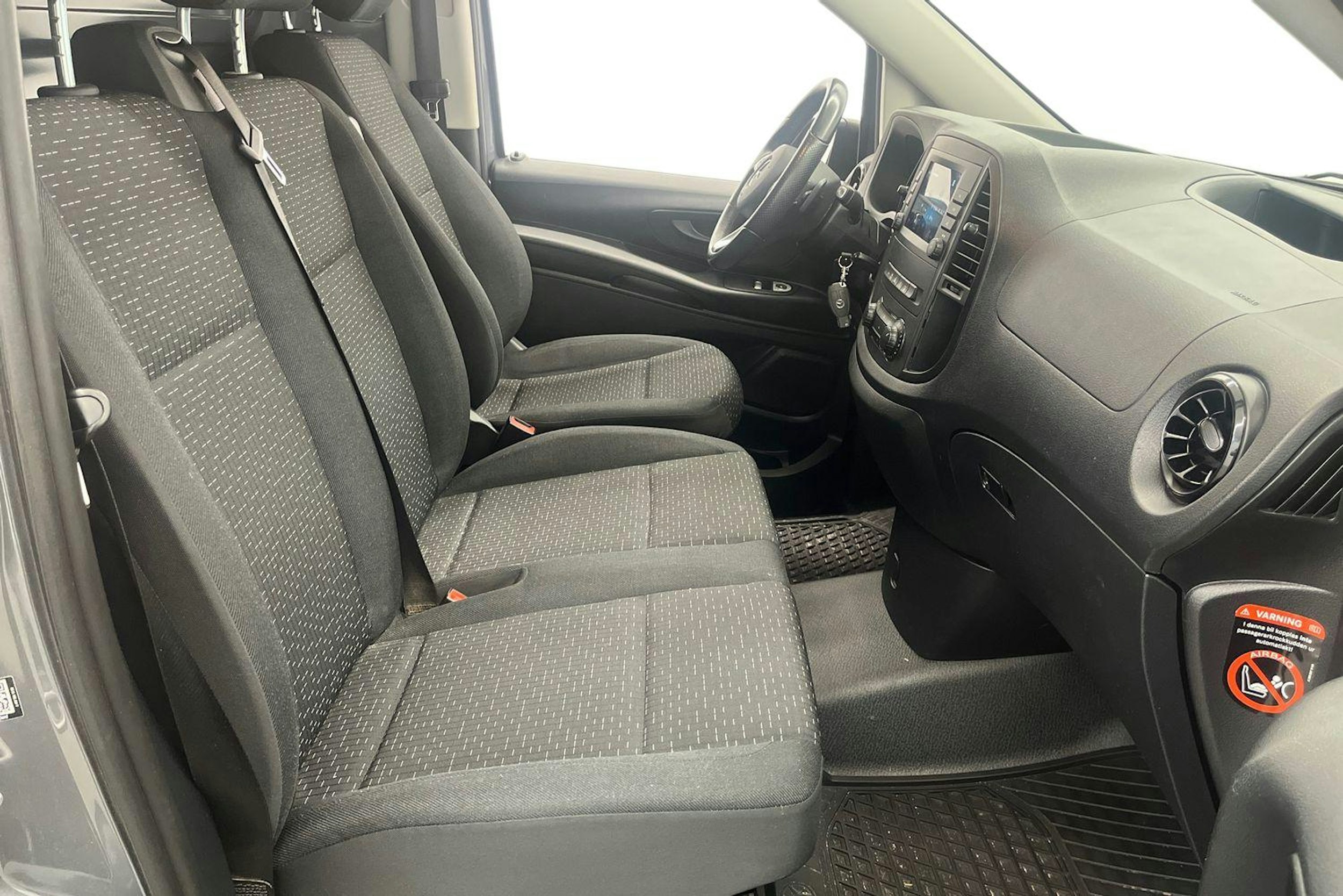 harmaa Mercedes-Benz Vito 2023 kuva 8.