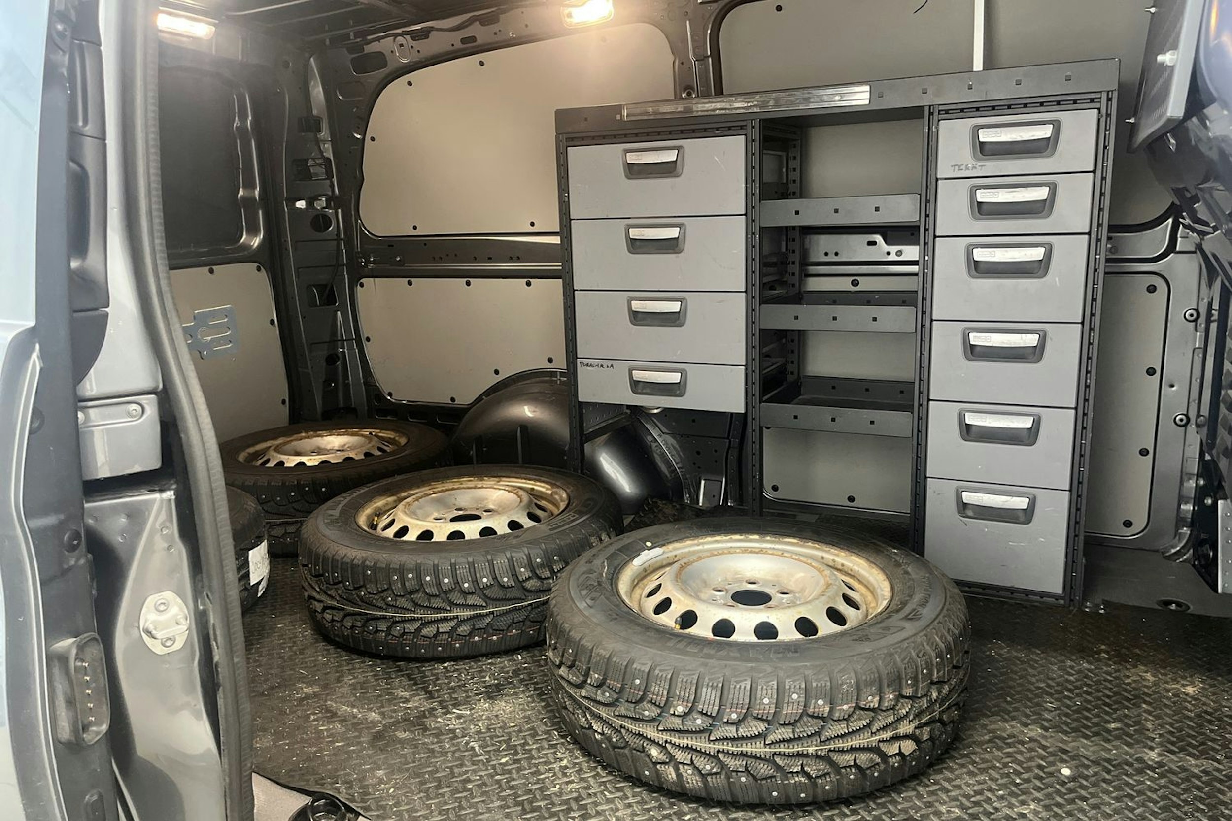 harmaa Mercedes-Benz Vito 2023 kuva 14.