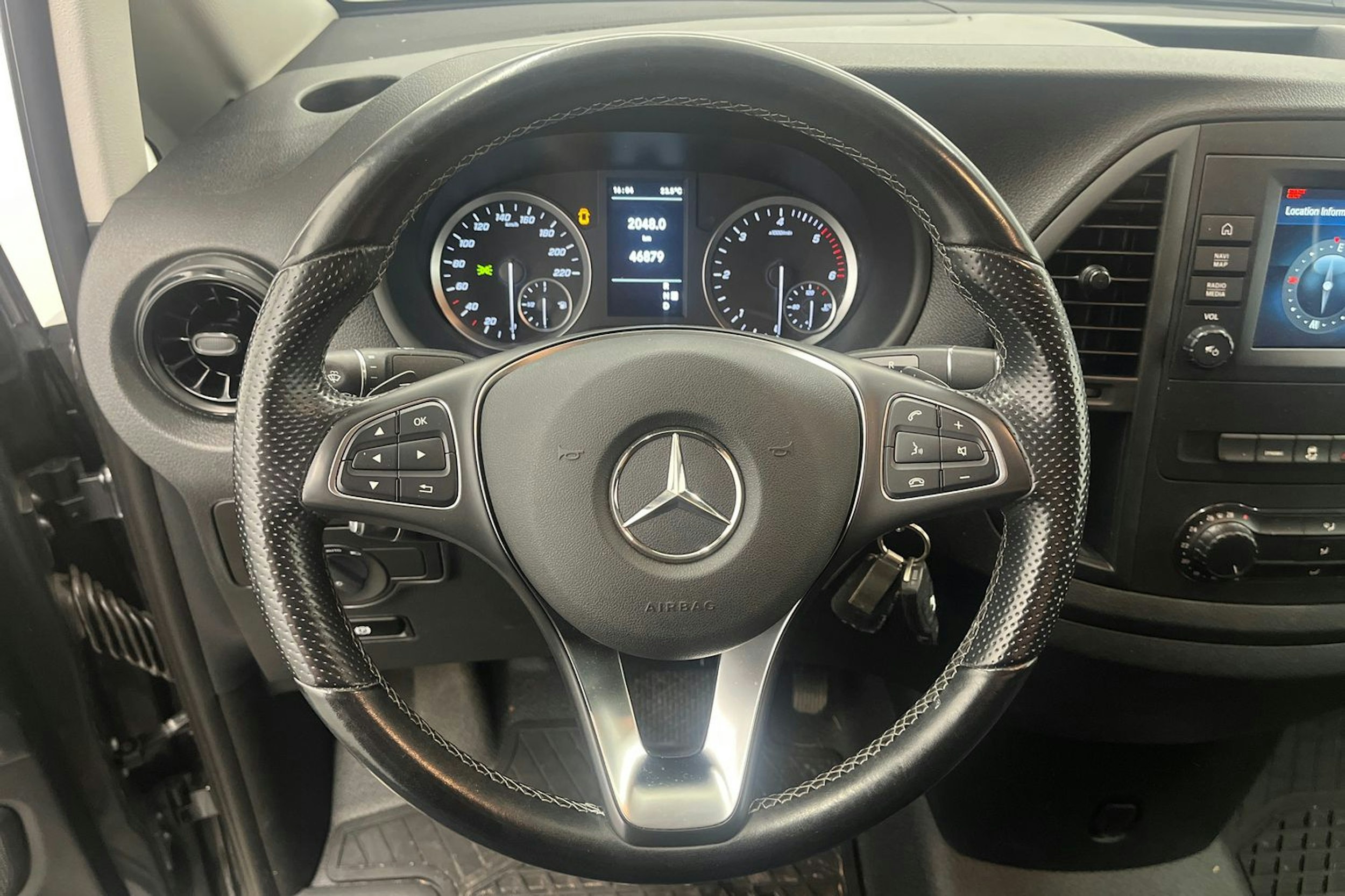 harmaa Mercedes-Benz Vito 2023 kuva 15.