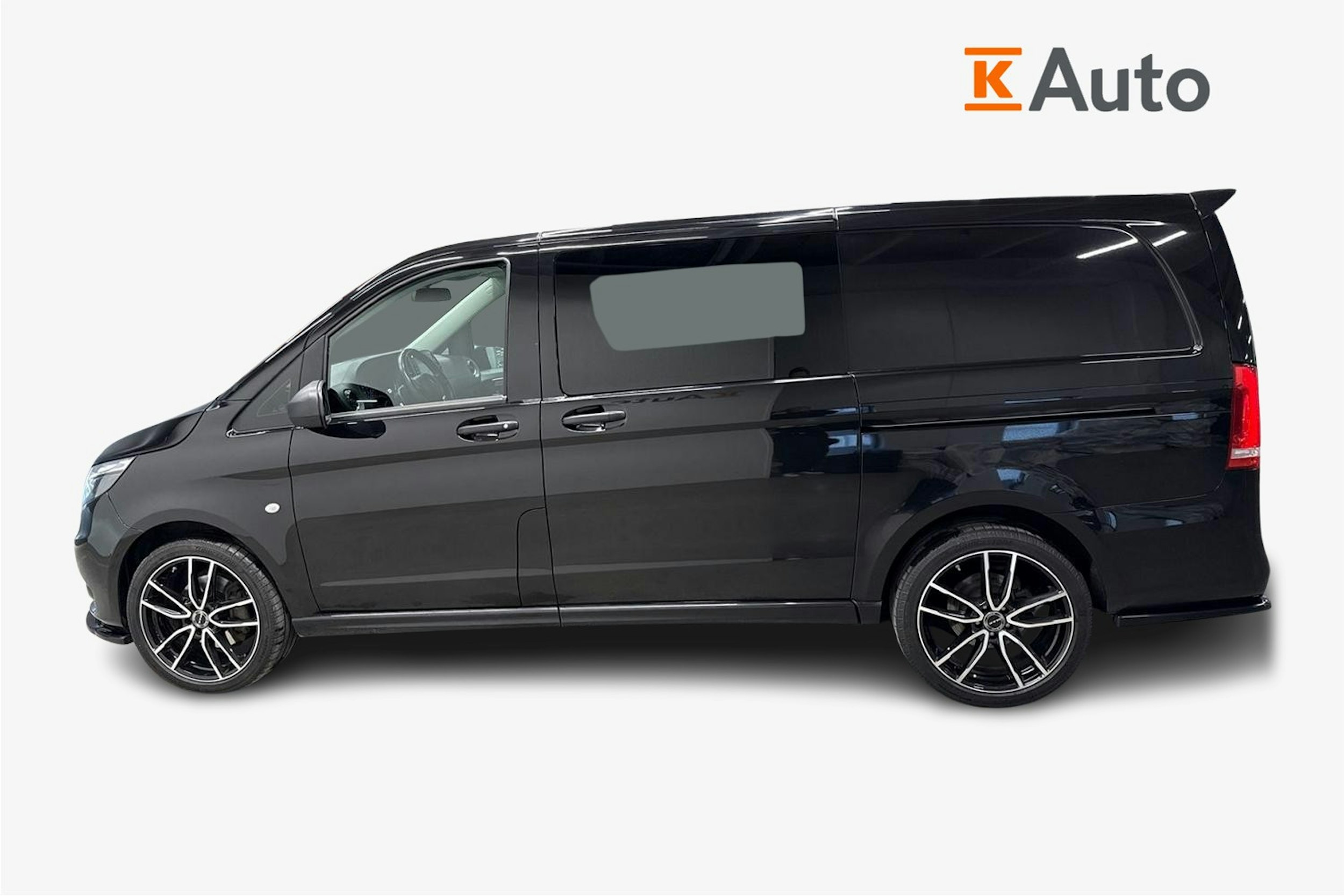 musta Mercedes-Benz Vito 2023 kuva 6.