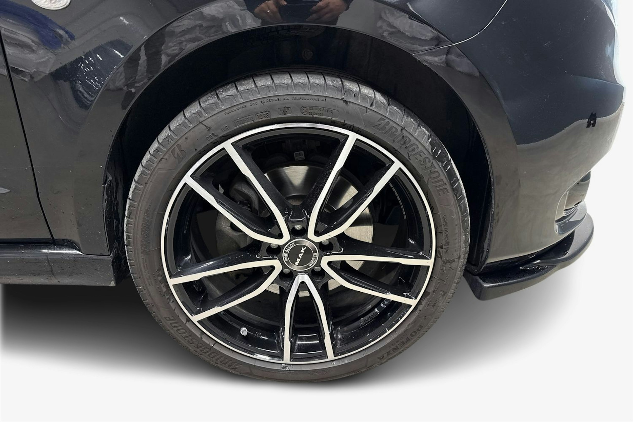 musta Mercedes-Benz Vito 2023 kuva 11.