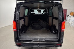 musta Mercedes-Benz Vito 2023 kuva 14.