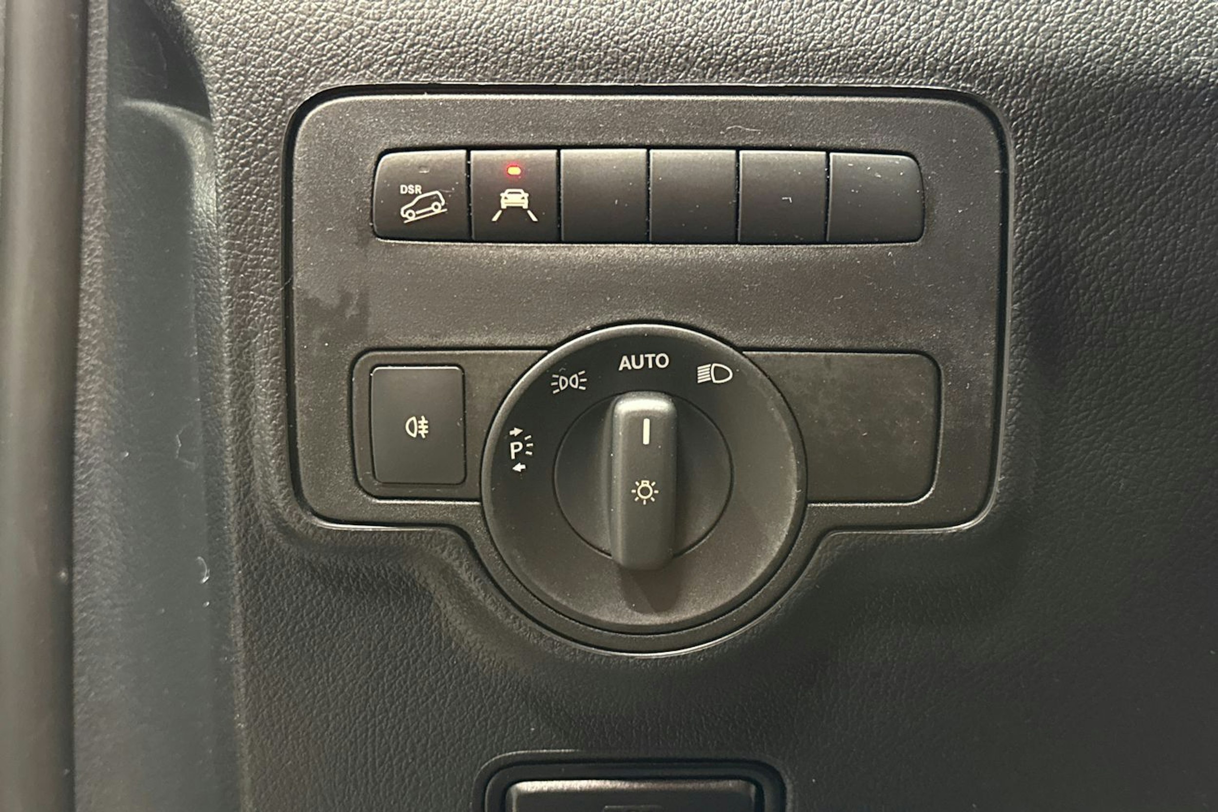 musta Mercedes-Benz Vito 2023 kuva 17.