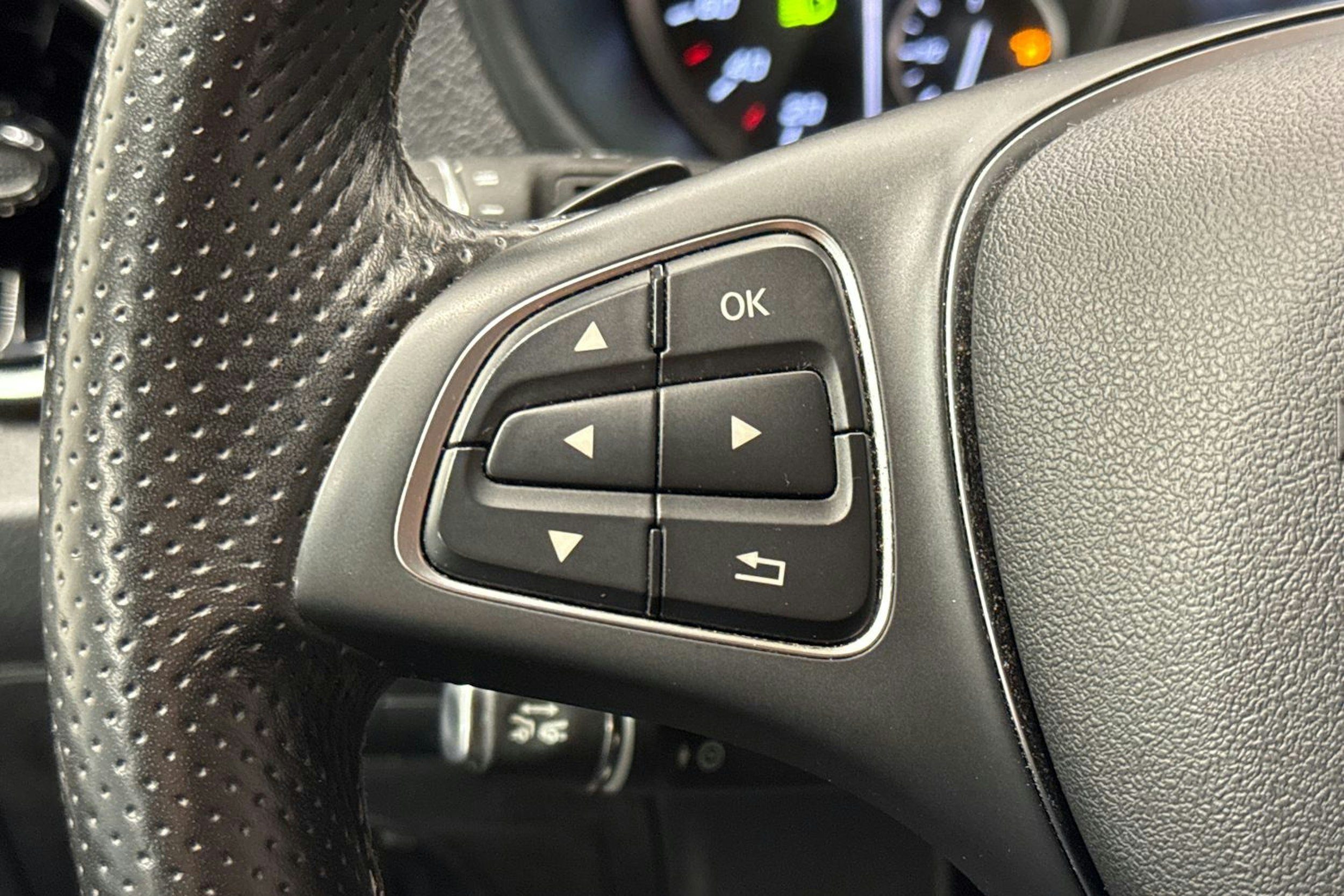 musta Mercedes-Benz Vito 2023 kuva 20.