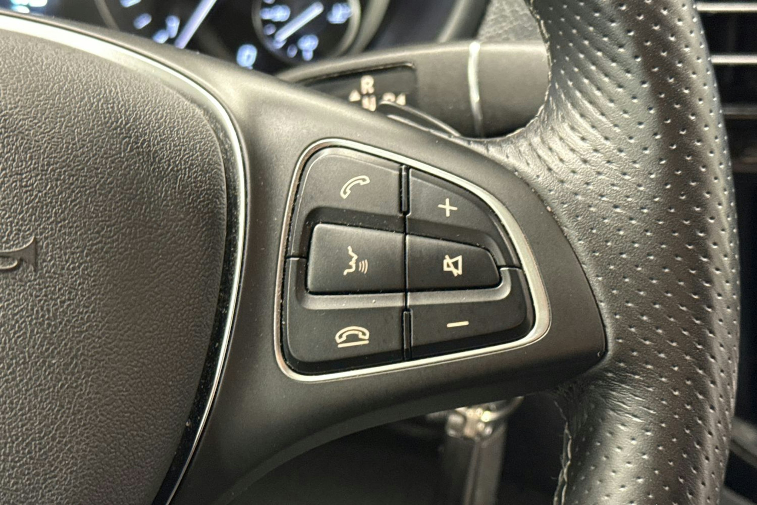 musta Mercedes-Benz Vito 2023 kuva 21.