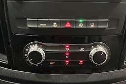 musta Mercedes-Benz Vito 2023 kuva 24.
