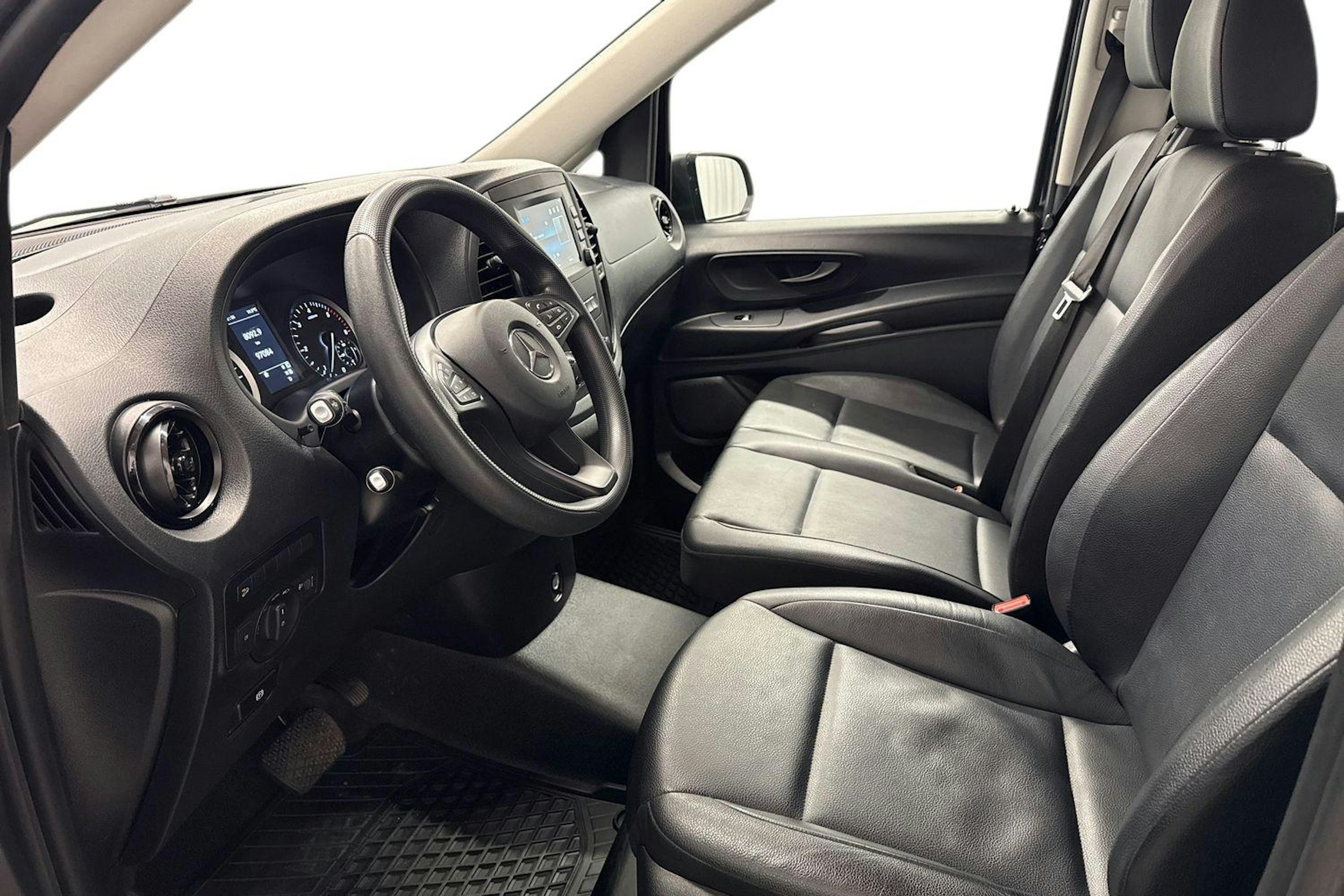 musta Mercedes-Benz Vito 2023 kuva 8.