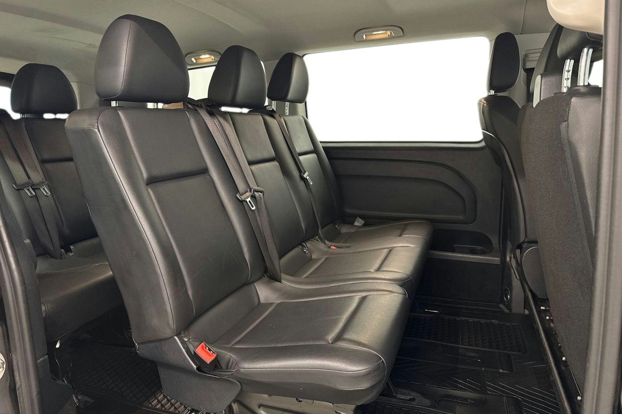 musta Mercedes-Benz Vito 2023 kuva 11.