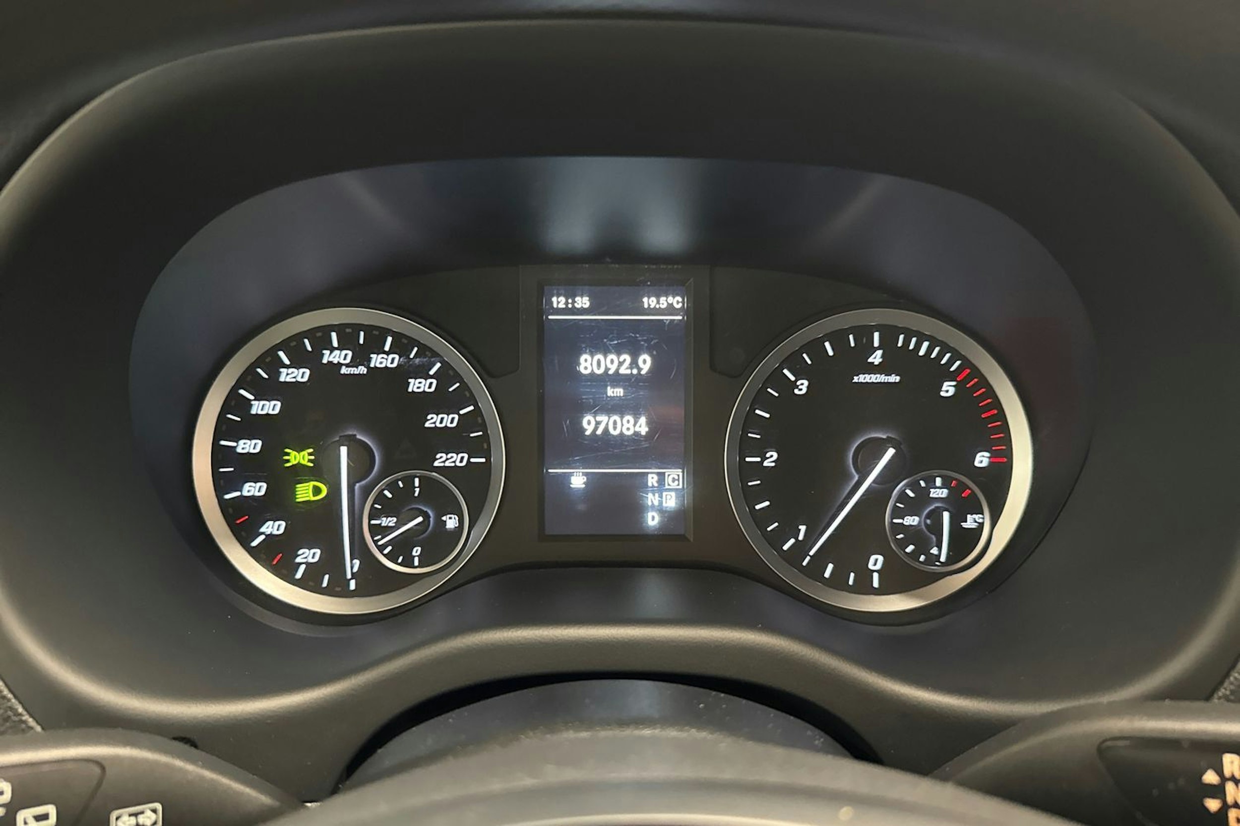 musta Mercedes-Benz Vito 2023 kuva 17.