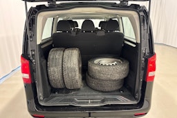 musta Mercedes-Benz Vito 2023 kuva 28.