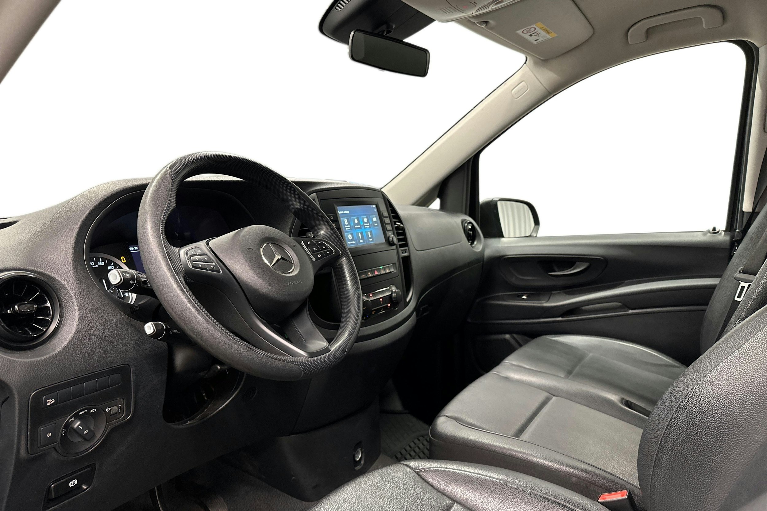 musta Mercedes-Benz Vito 2023 kuva 6.
