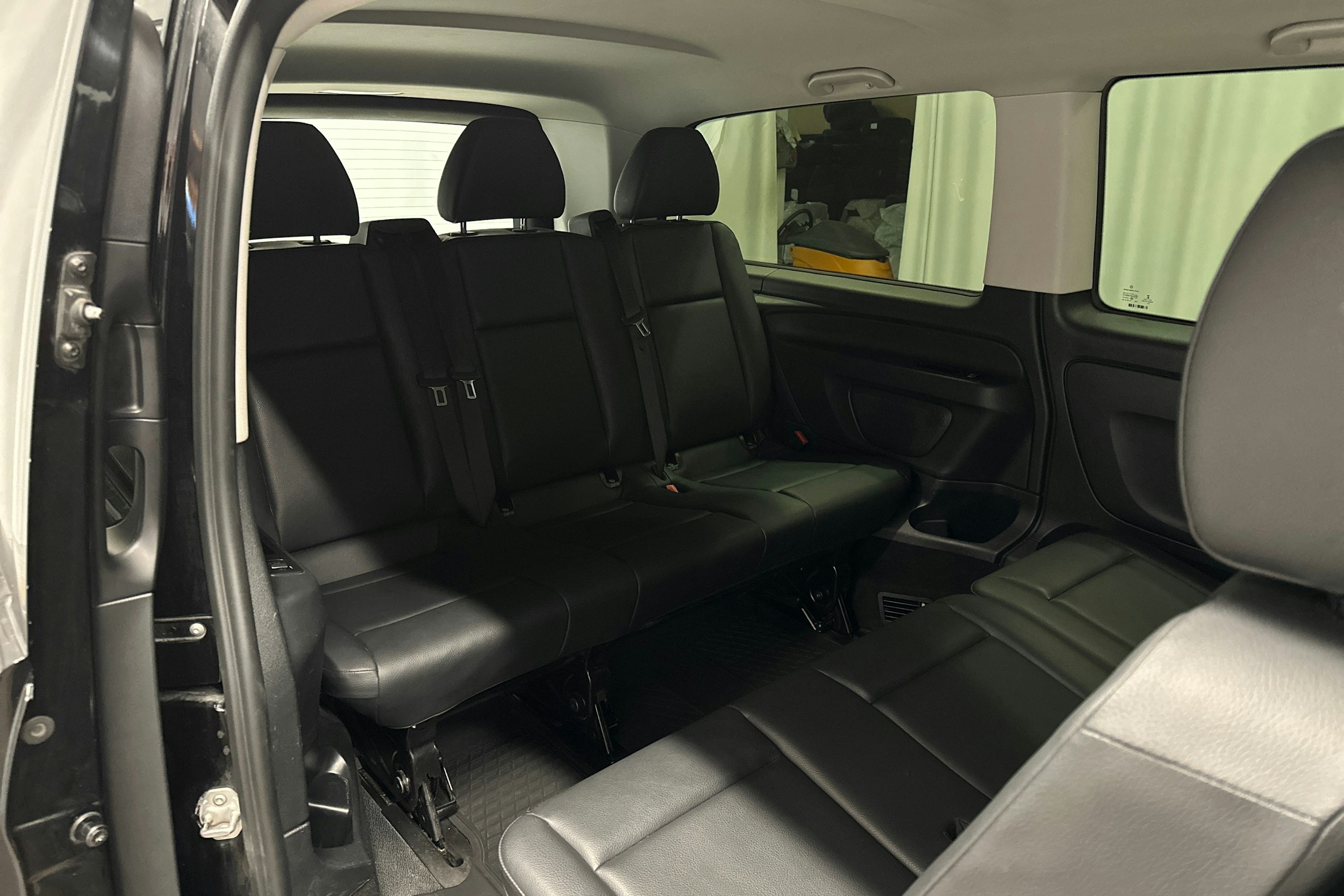 musta Mercedes-Benz Vito 2023 kuva 12.