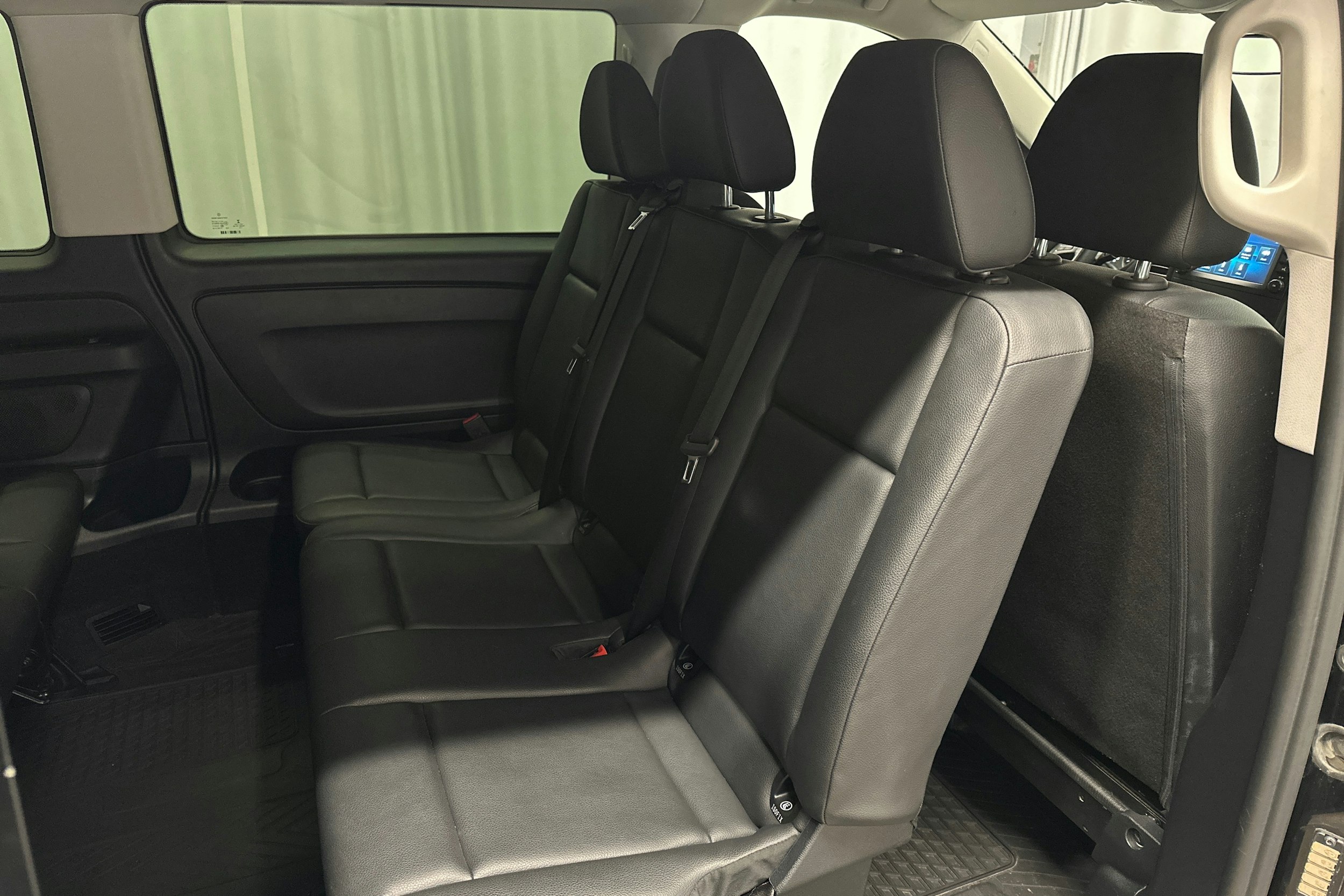 musta Mercedes-Benz Vito 2023 kuva 13.