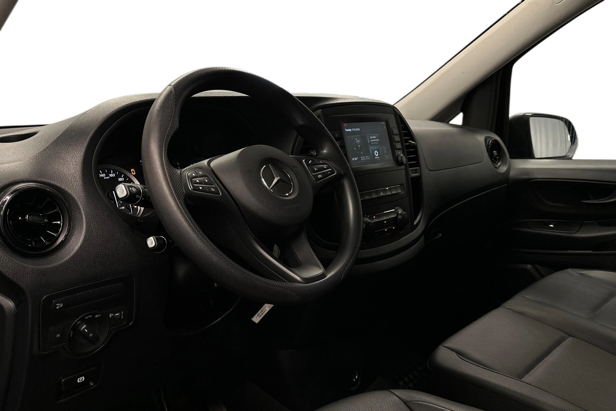 musta Mercedes-Benz Vito 2023 kuva 6.