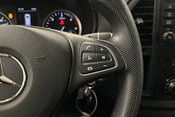 musta Mercedes-Benz Vito 2023 kuva 16.