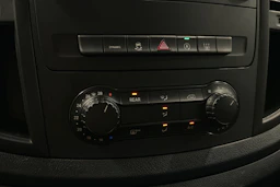 musta Mercedes-Benz Vito 2023 kuva 22.