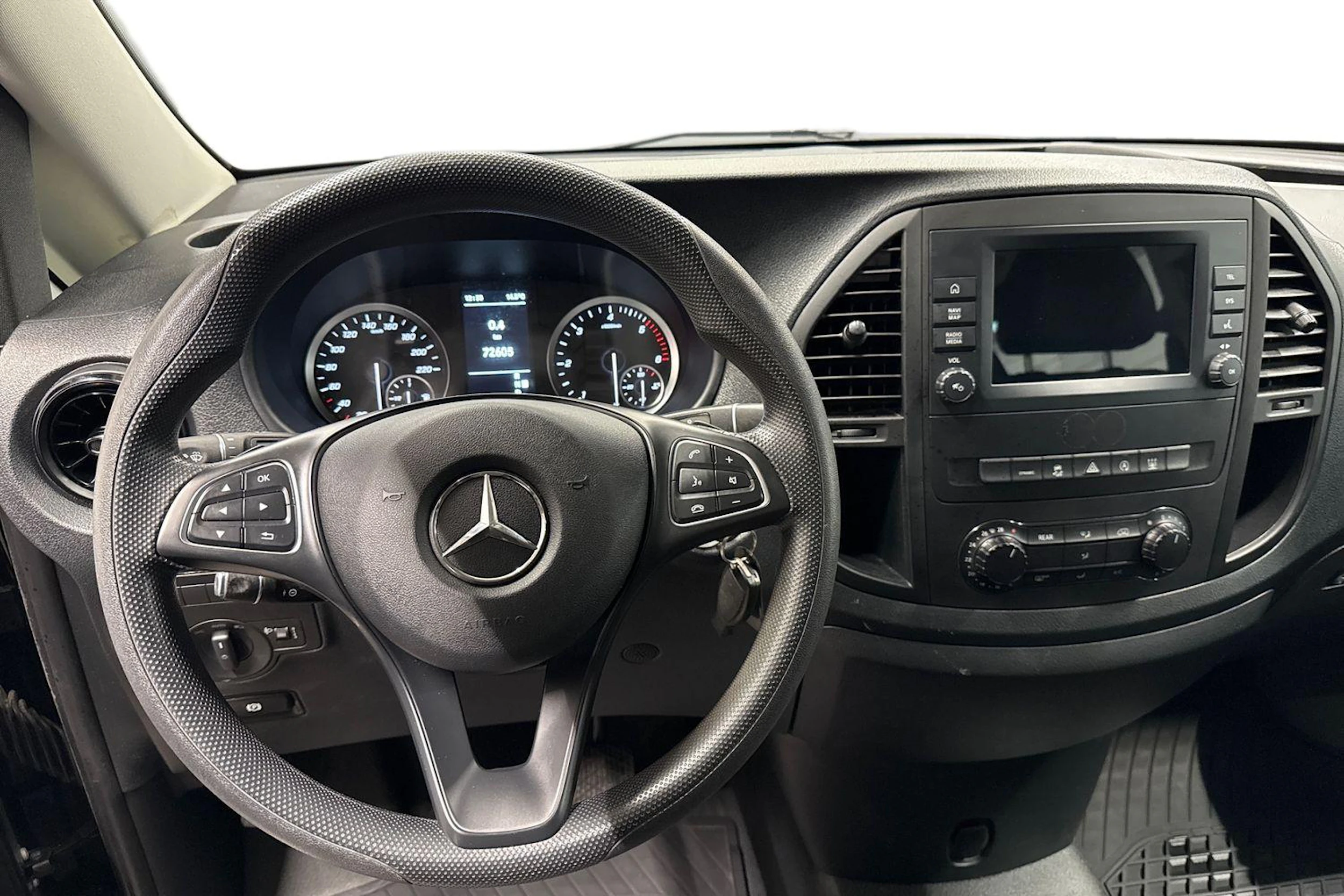 musta Mercedes-Benz Vito 2023 kuva 9.