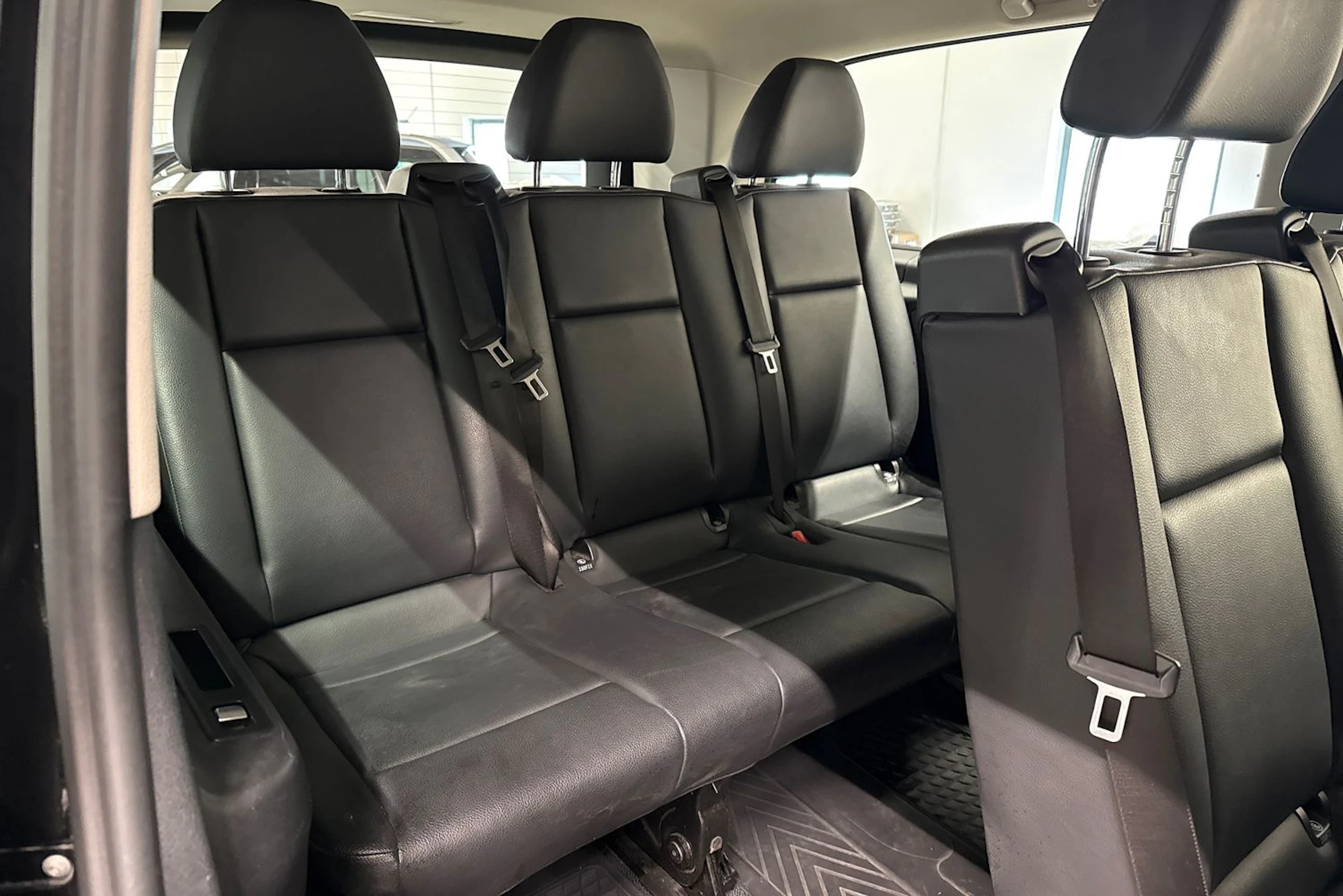 musta Mercedes-Benz Vito 2023 kuva 15.