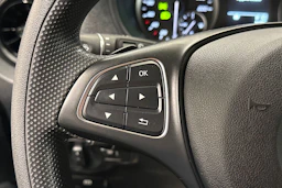 musta Mercedes-Benz Vito 2023 kuva 18.