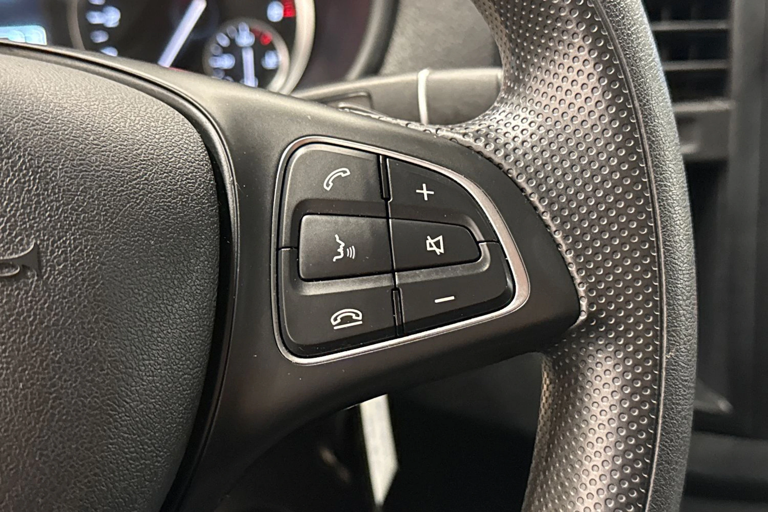 musta Mercedes-Benz Vito 2023 kuva 19.