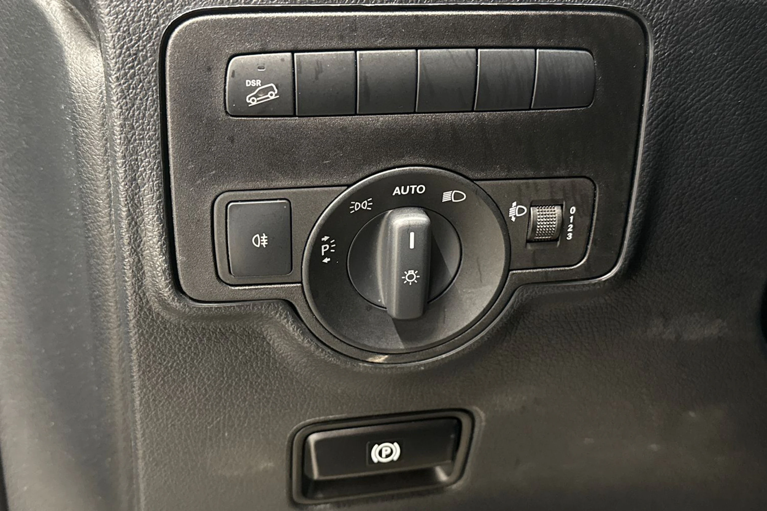 musta Mercedes-Benz Vito 2023 kuva 21.