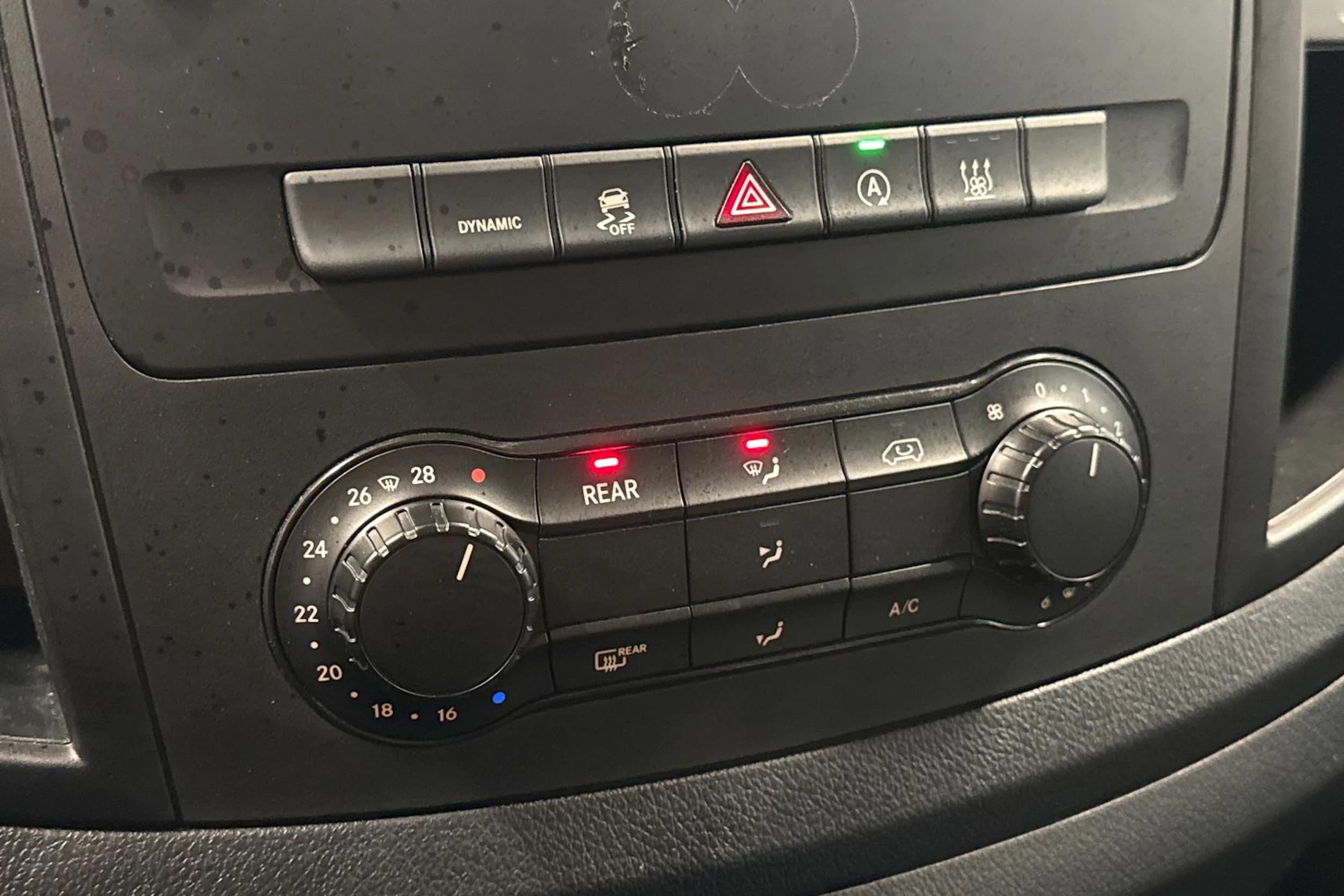 musta Mercedes-Benz Vito 2023 kuva 23.
