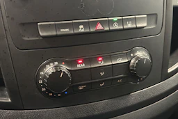 musta Mercedes-Benz Vito 2023 kuva 23.