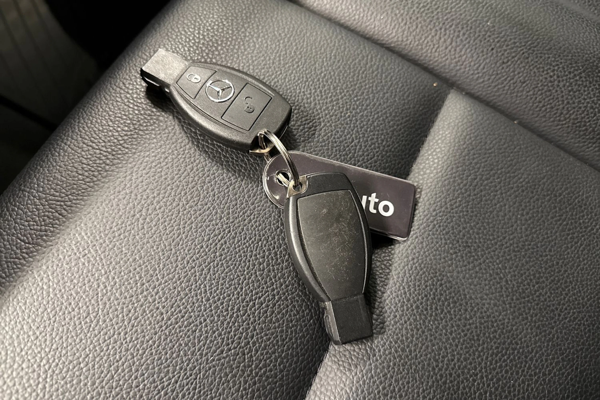 musta Mercedes-Benz Vito 2023 kuva 26.