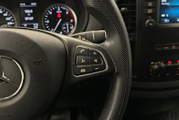 musta Mercedes-Benz Vito 2023 kuva 16.