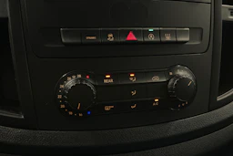 musta Mercedes-Benz Vito 2023 kuva 22.