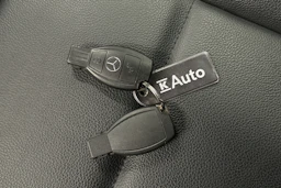 musta Mercedes-Benz Vito 2023 kuva 25.