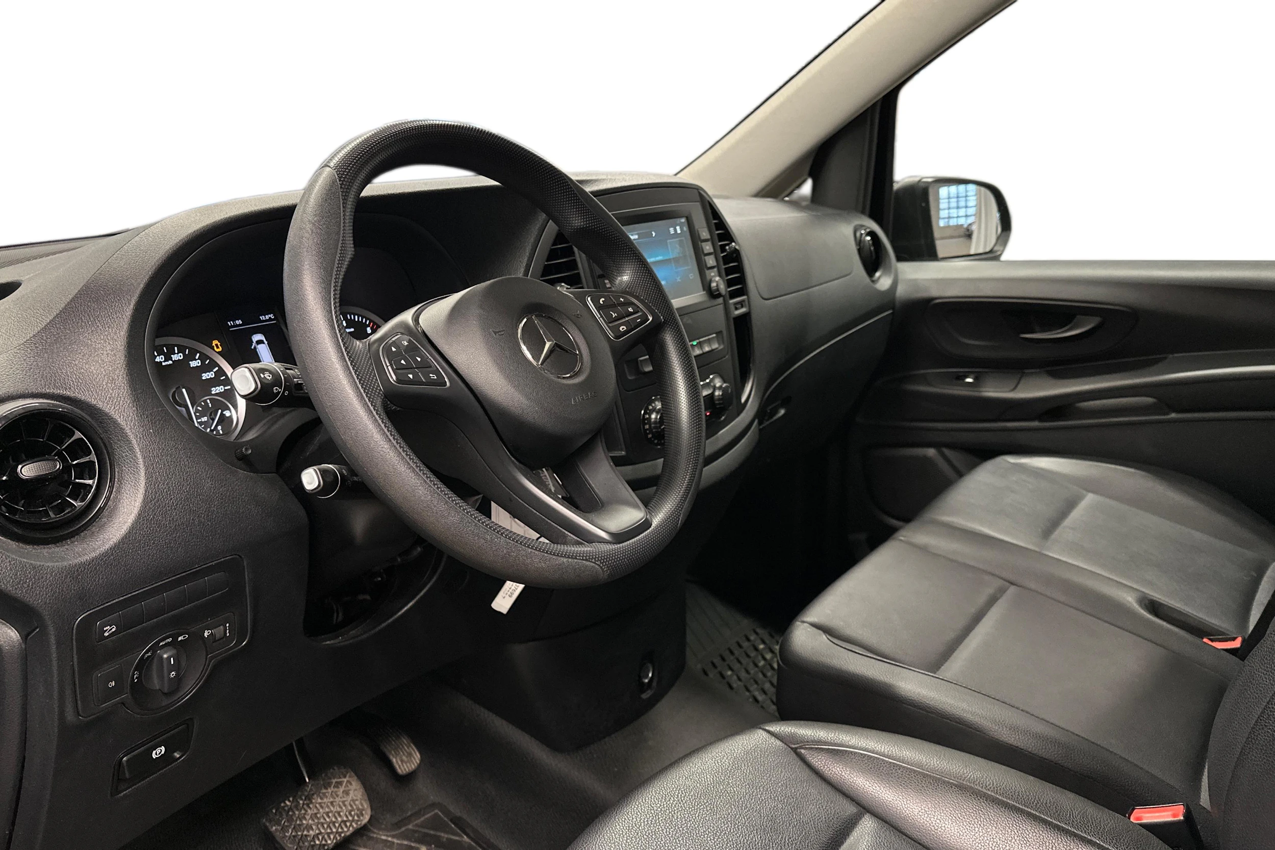 musta Mercedes-Benz Vito 2023 kuva 3.