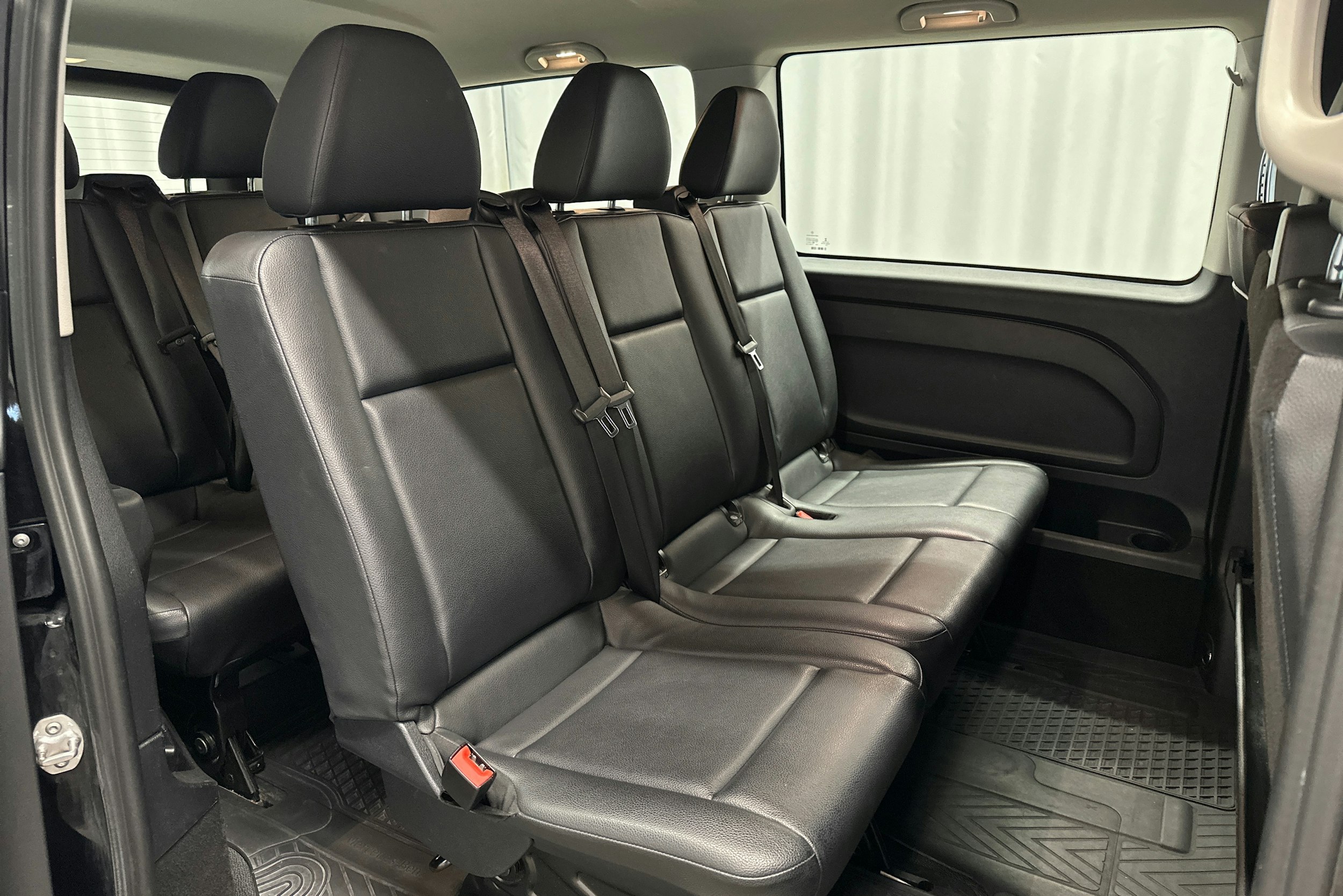 musta Mercedes-Benz Vito 2023 kuva 12.