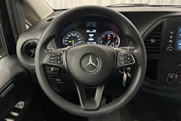 musta Mercedes-Benz Vito 2023 kuva 15.