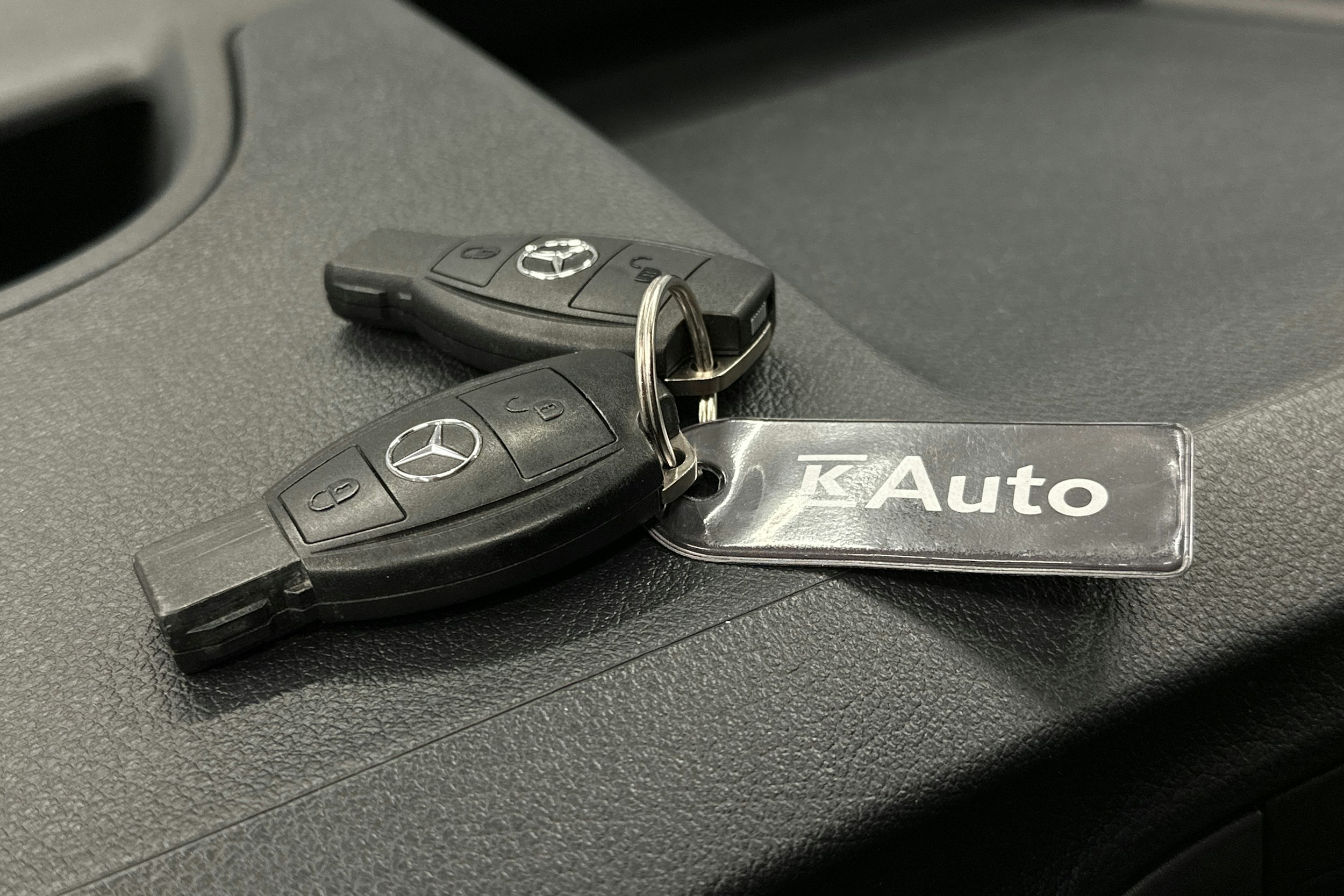 musta Mercedes-Benz Vito 2023 kuva 25.