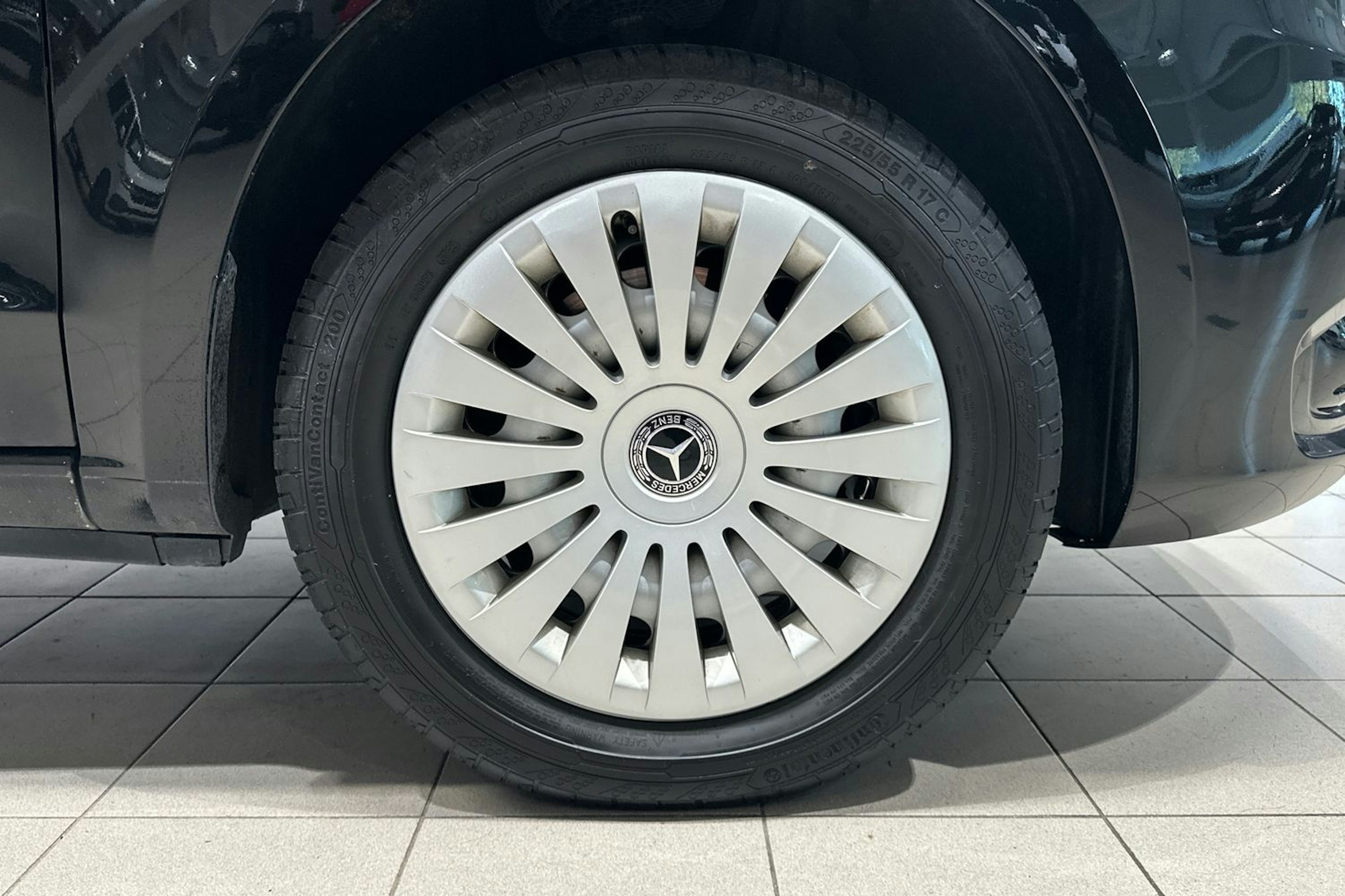 musta Mercedes-Benz Vito 2023 kuva 11.