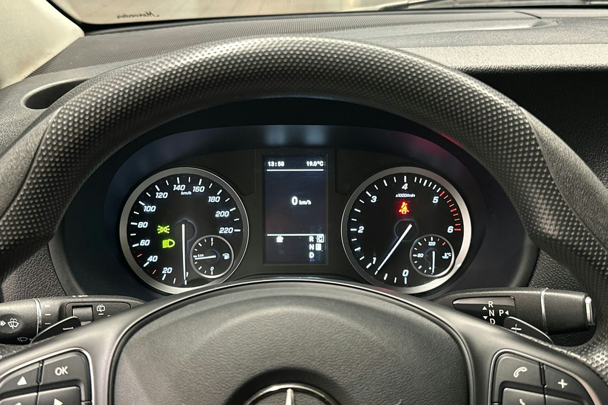 musta Mercedes-Benz Vito 2023 kuva 19.