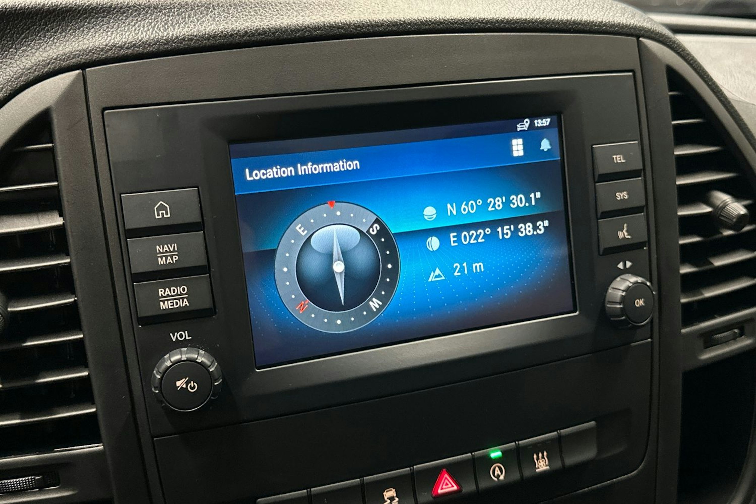 musta Mercedes-Benz Vito 2023 kuva 23.