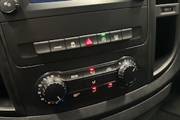 musta Mercedes-Benz Vito 2023 kuva 24.