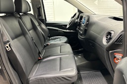 musta Mercedes-Benz Vito 2023 kuva 25.